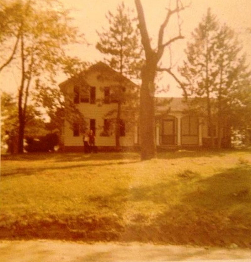 Alice Cooper Band Barn - Farm House From Ron Volz (newer photo)